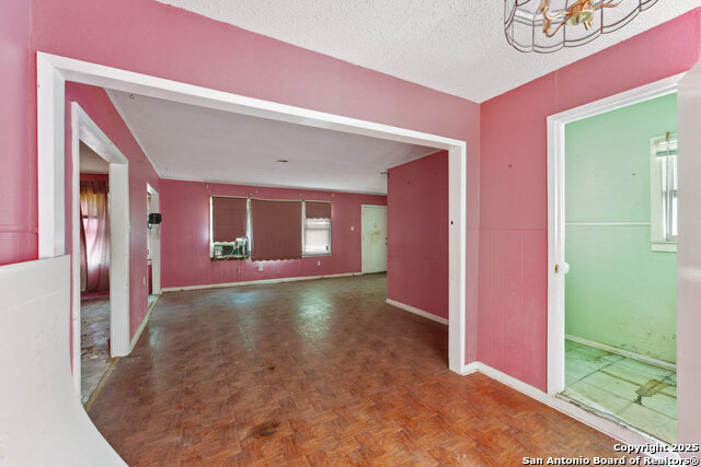 1932 E Highland Blvd Property Photo 9