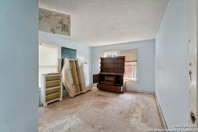 1932 E Highland Blvd Property Photo 15