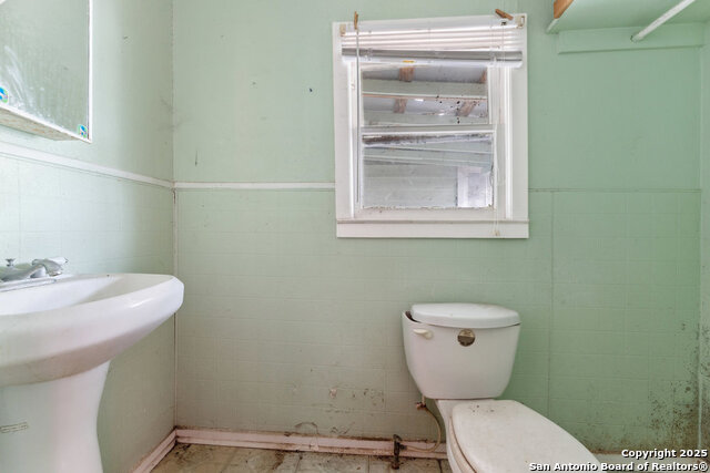 1932 E Highland Blvd Property Photo 18