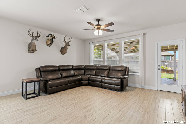 337 Aberdeen Property Photo 9