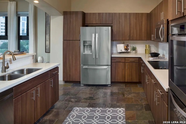 1200 Post Oak Blvd Property Photo 3