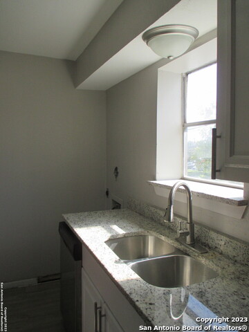 3243 Nacogdoches Rd Property Photo 2