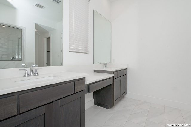 1660 Allington Park Property Photo 27