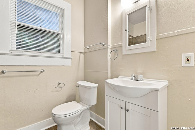 313 S Pine St Property Photo 10