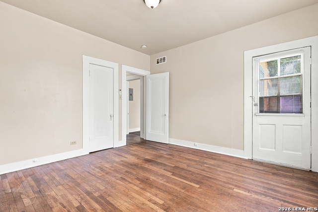 313 S Pine St Property Photo 14