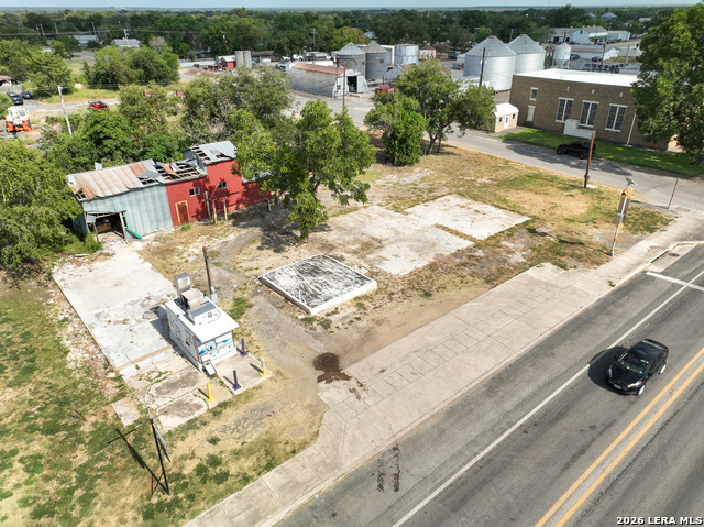 606 N Center Property Photo 2