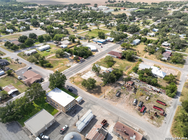 606 N Center Property Photo 4