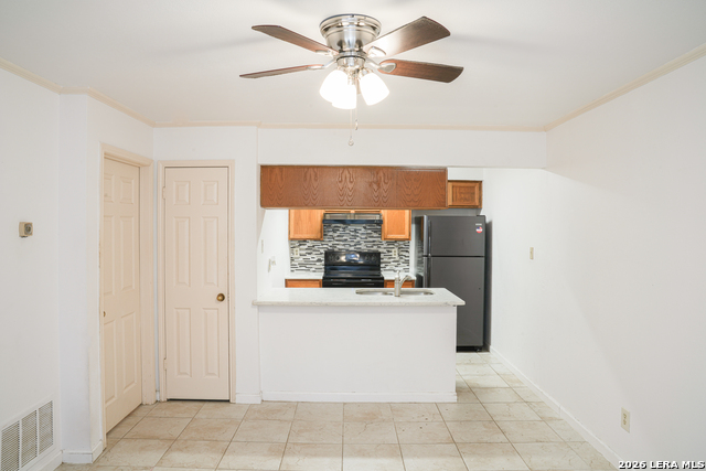 11610 Vance Jackson Property Photo 1