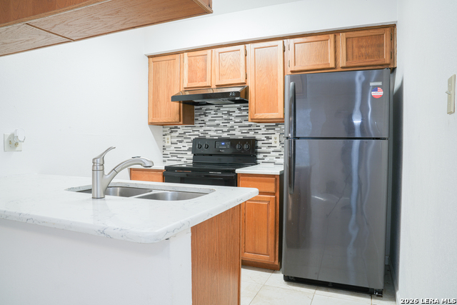 11610 Vance Jackson Property Photo 2