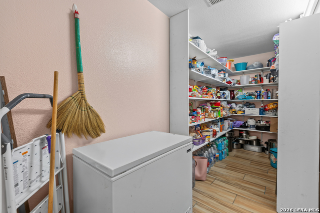 3526 Carruthers Oak Property Photo 23