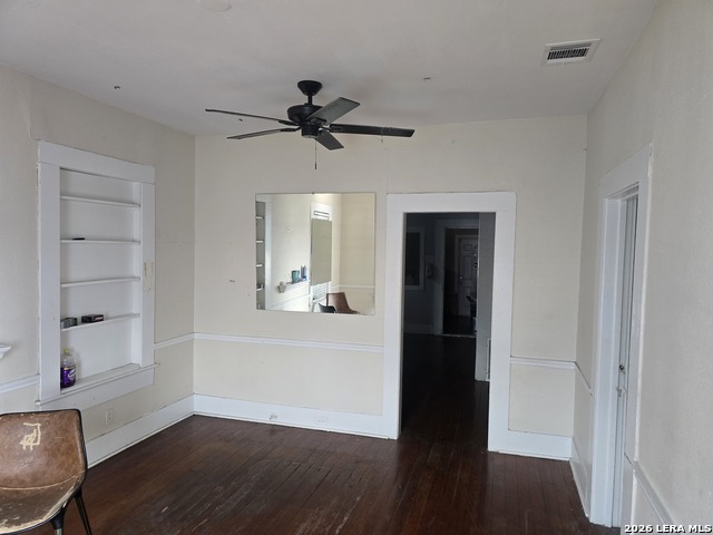 1307 Culebra Rd Property Photo 6