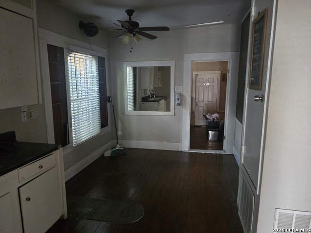 1307 Culebra Rd Property Photo 7