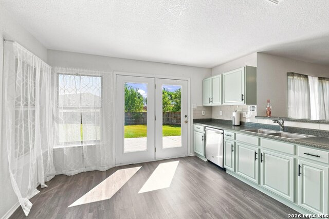 7622 Barking Creek Property Photo 9