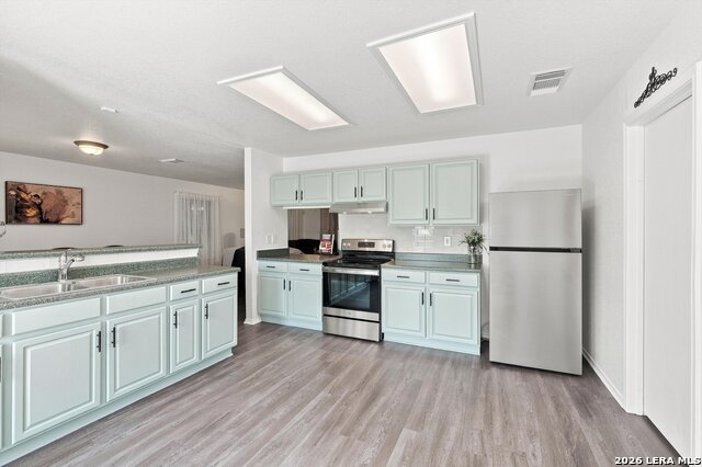 7622 Barking Creek Property Photo 10