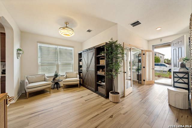 6343 Hibiscus Fls Property Photo 3