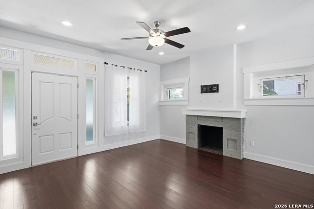 1025 Dawson St Property Photo 6