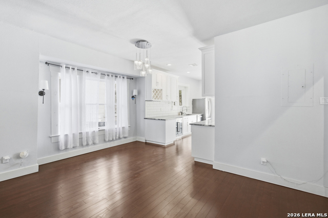 1025 Dawson St Property Photo 7