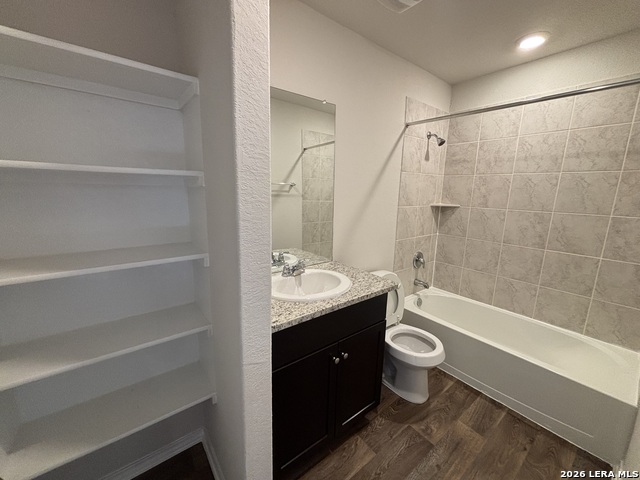 6442 Greensleeves Property Photo 18