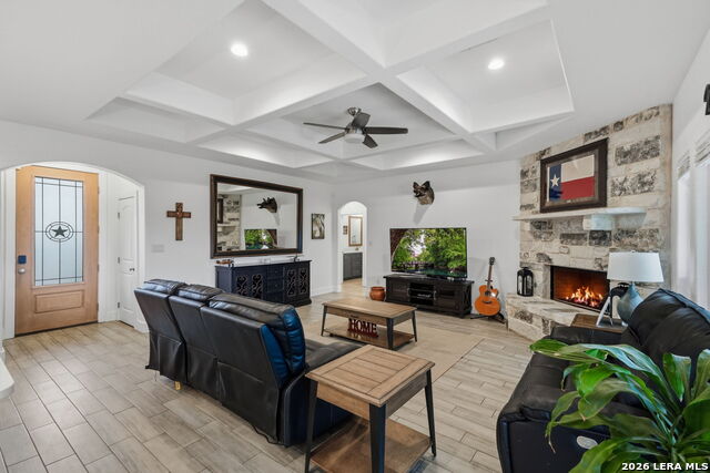 422 Cielo Vis Property Photo 6
