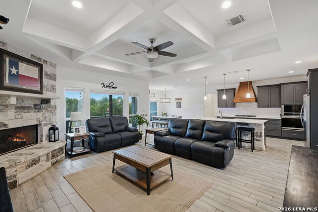 422 Cielo Vis Property Photo 7