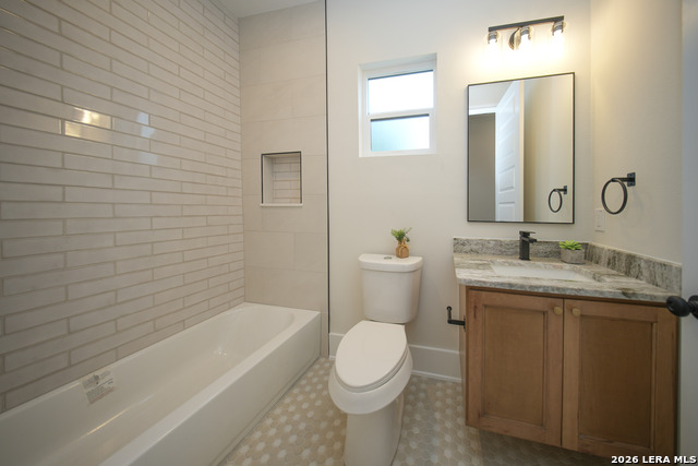 719 Dakota St Property Photo 30