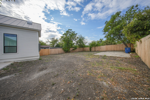 719 Dakota St Property Photo 31