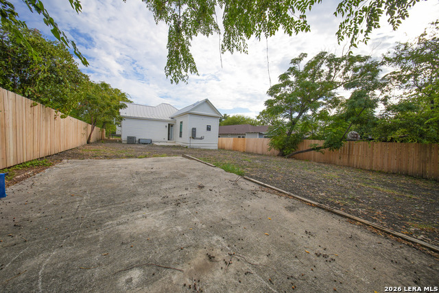 719 Dakota St Property Photo 33