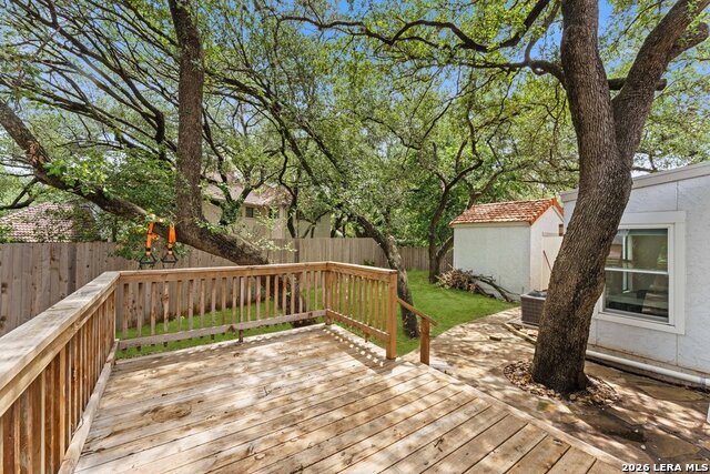 3915 Hunters Crest St Property Photo 29