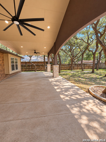 7722 Crooked Brook Property Photo 4