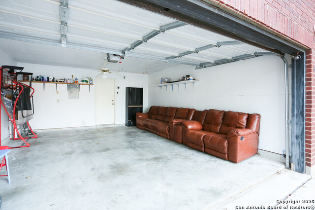 6406 Regency Ln Property Photo 23