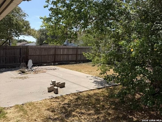 2609 Persimmon St Property Photo 5