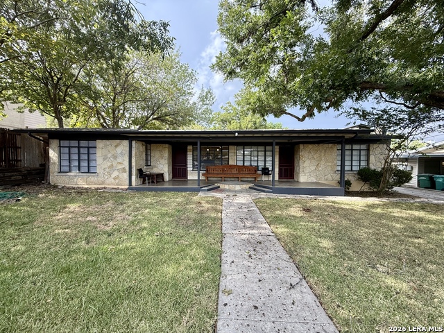 215 Deerwood Dr Property Photo 1