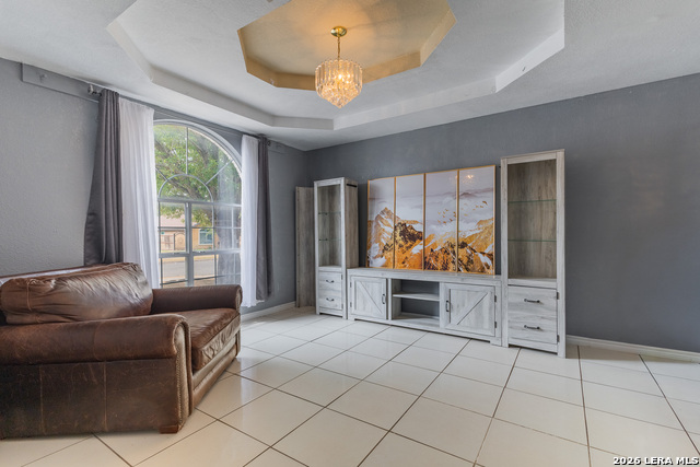 2219 Beverly Hills Blvd Property Photo 4