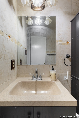 2219 Beverly Hills Blvd Property Photo 23
