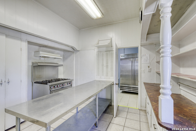 1007 N Getty St Property Photo 9