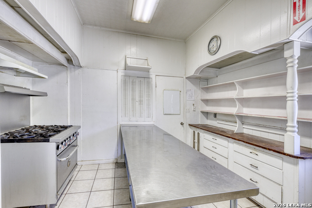 1007 N Getty St Property Photo 10