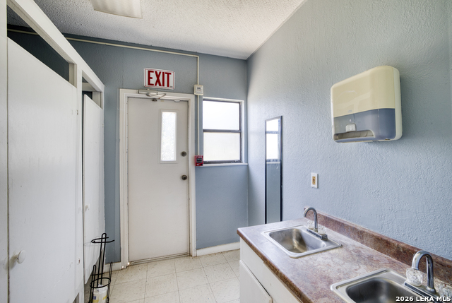 1007 N Getty St Property Photo 17