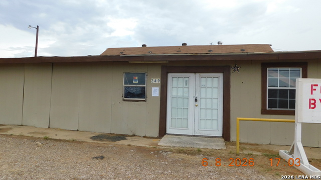 249 N Ih 35 Frontage Road Property Photo 21
