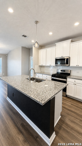 6410 Comanche Moon Property Photo 3