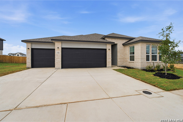 17309 Scotch Pine Dr Property Photo 2