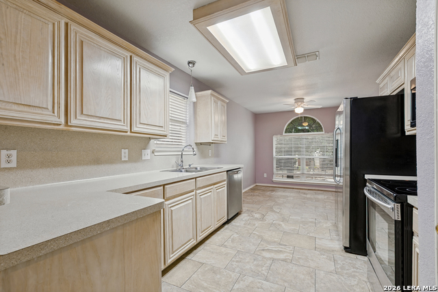 9651 Emerald Pl Property Photo 3