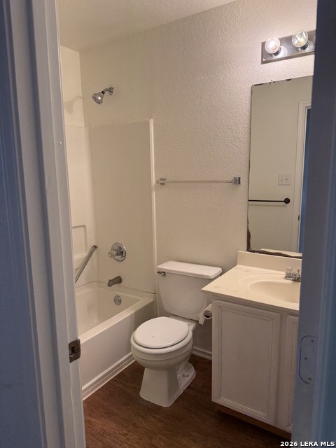 417 Hampton Cv Property Photo 7