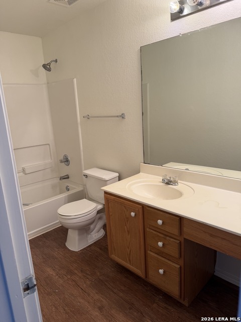 417 Hampton Cv Property Photo 10