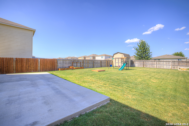 453 Nova Zembla Property Photo 40