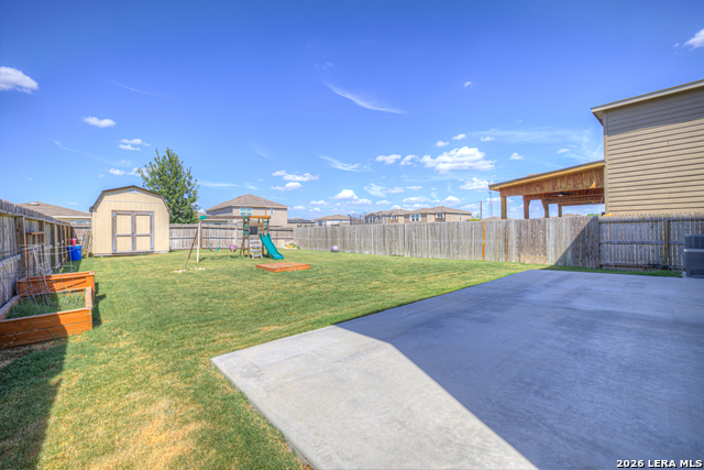 453 Nova Zembla Property Photo 41