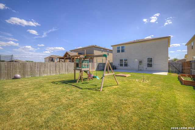 453 Nova Zembla Property Photo 44