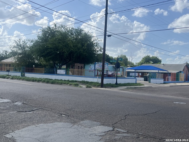 1920 Corpus Christi St Property Photo 17