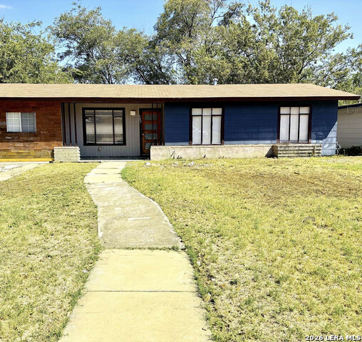 127 Cyril Dr Property Photo 4