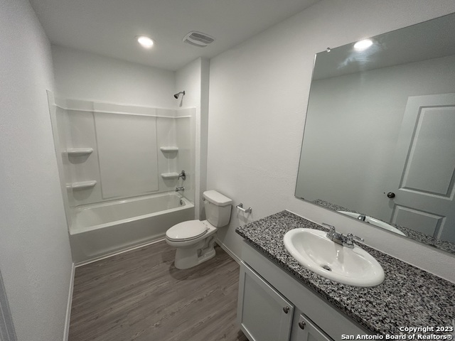 9947 Leeds Wheel Property Photo 10