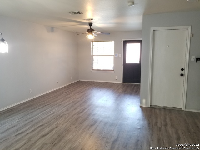 8531 Shaenfield Pl Property Photo 3